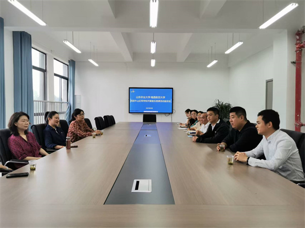 山东农业大学艺术学院来阡开展艺术教育交流活动